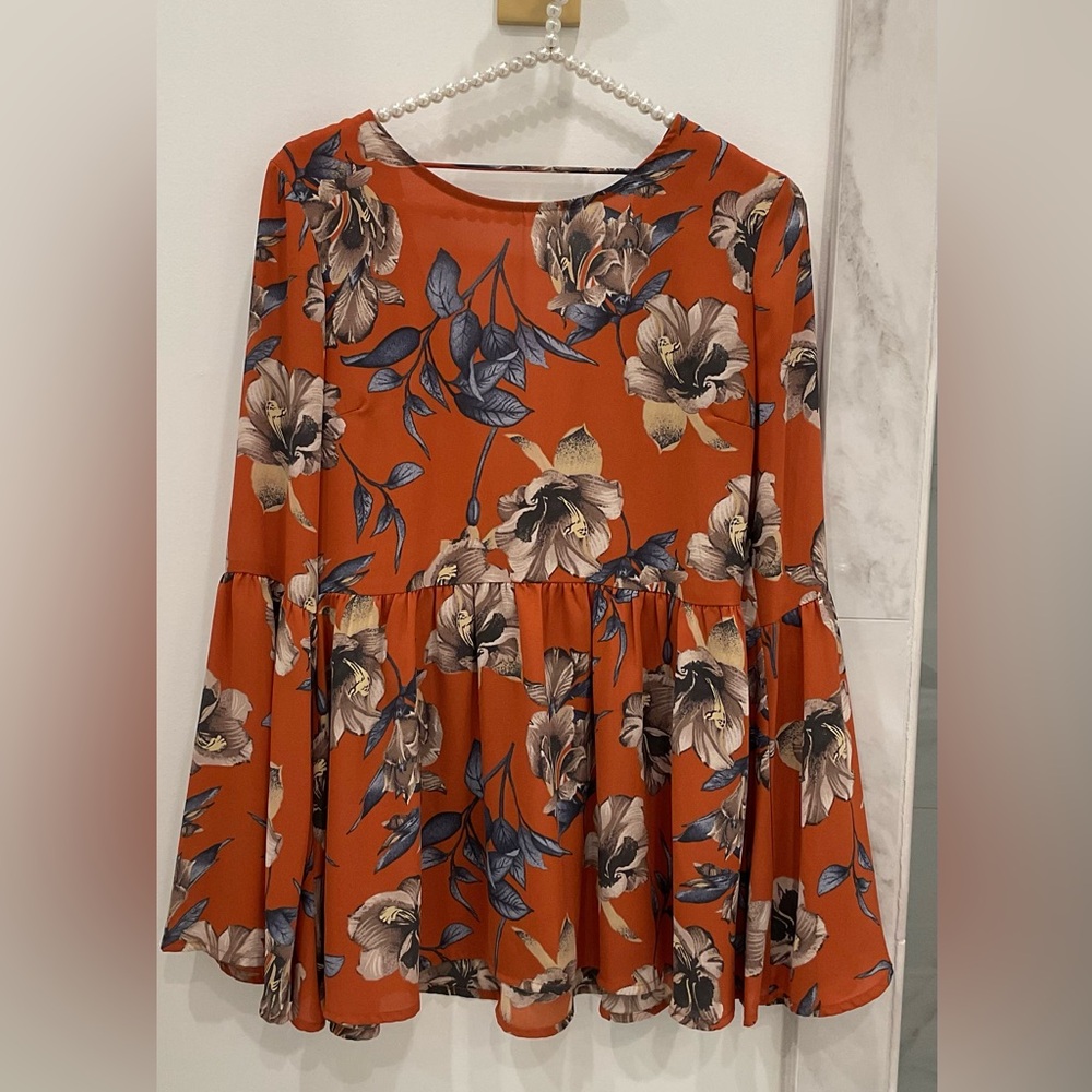 🔴M GIRLS V BACK FLORAL TOP🔴